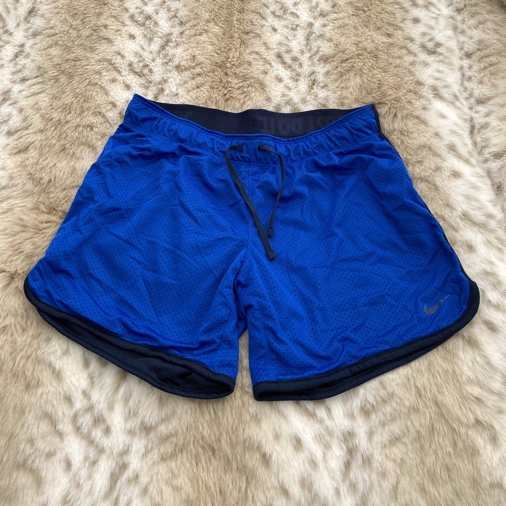 Nike women’s shorts
